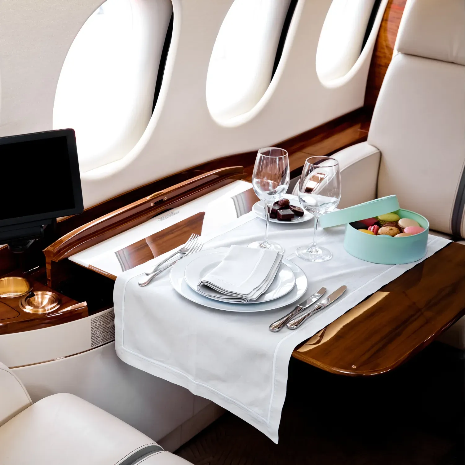 Eten en drinken in business class versus economy
